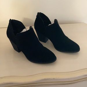 Fergie Carmin Black Suede Shootie 10M NWOT